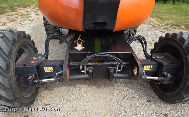 image for item EV1714 2011 JLG 600A boom lift