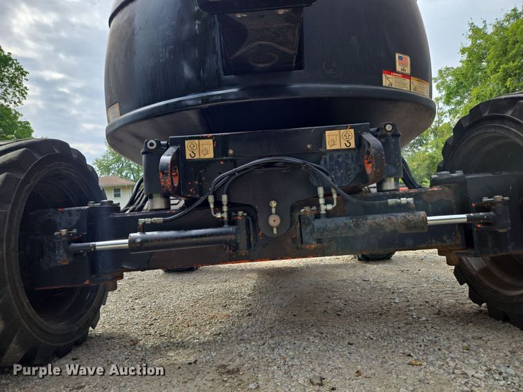 image for item EV1714 2011 JLG 600A boom lift