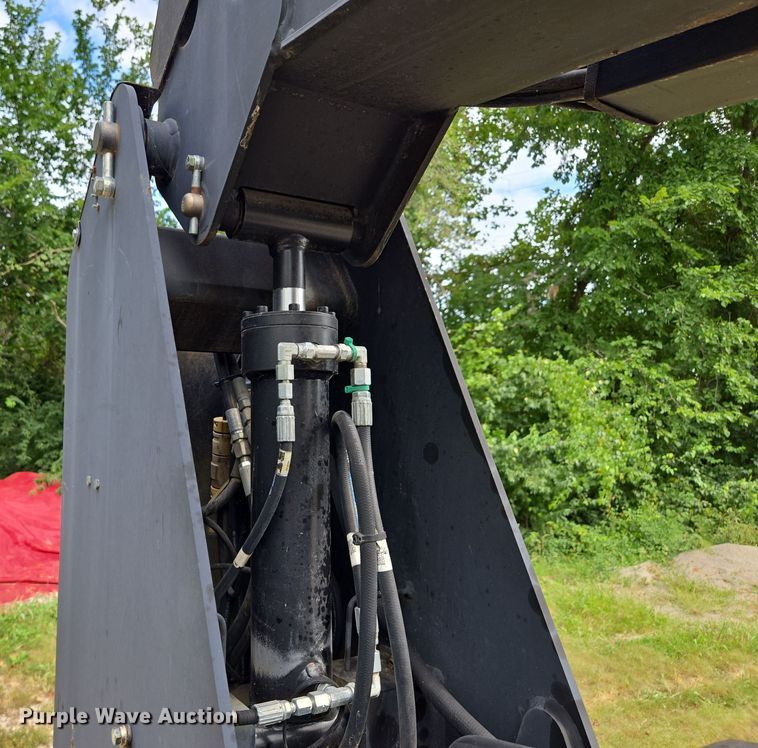 image for item EV1714 2011 JLG 600A boom lift