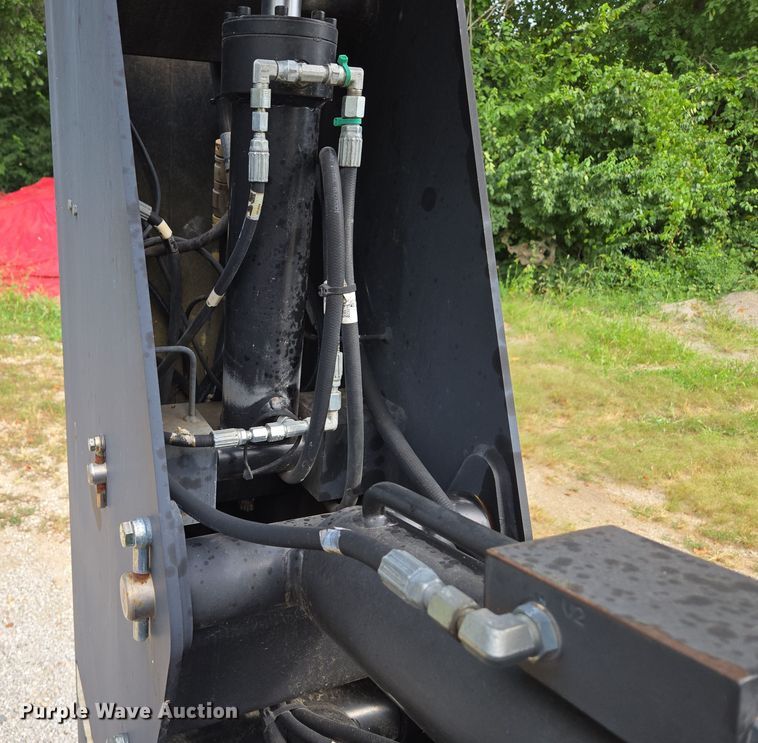 image for item EV1714 2011 JLG 600A boom lift