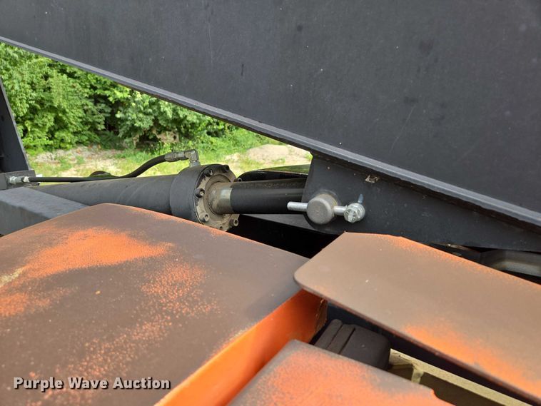 image for item EV1714 2011 JLG 600A boom lift