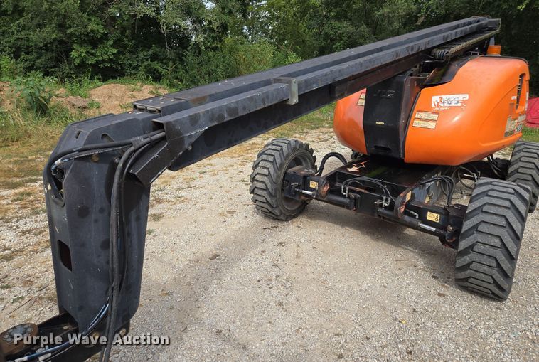 image for item EV1714 2011 JLG 600A boom lift