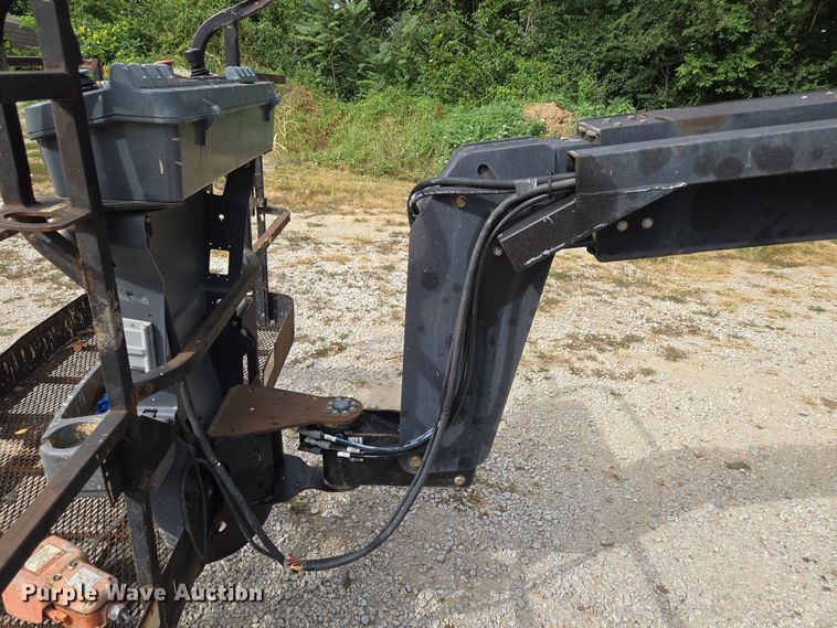 image for item EV1714 2011 JLG 600A boom lift