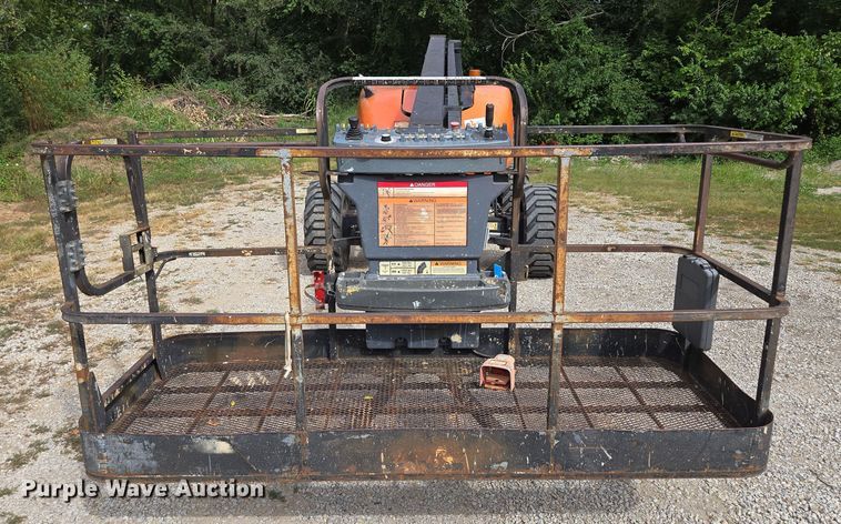 image for item EV1714 2011 JLG 600A boom lift