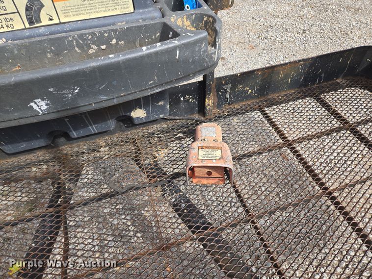 image for item EV1714 2011 JLG 600A boom lift