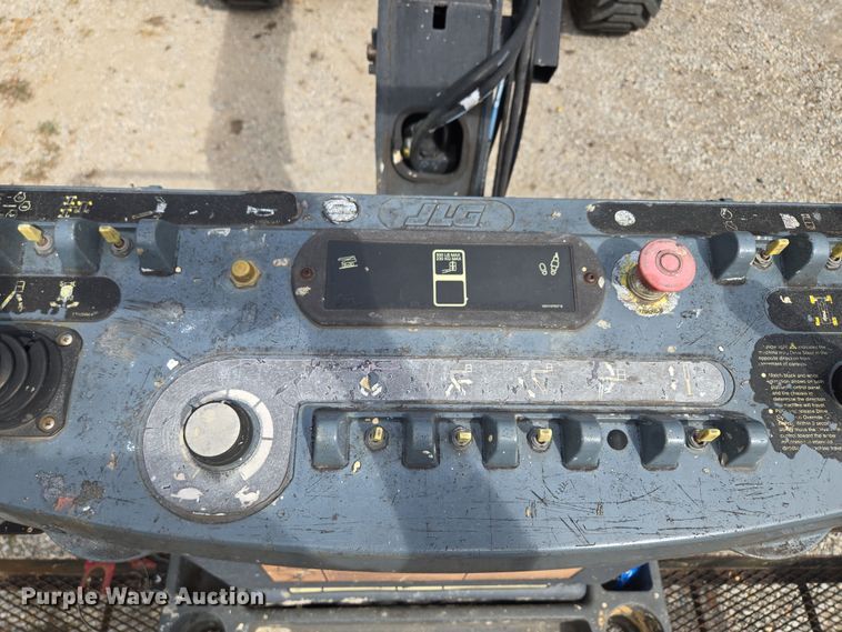 image for item EV1714 2011 JLG 600A boom lift