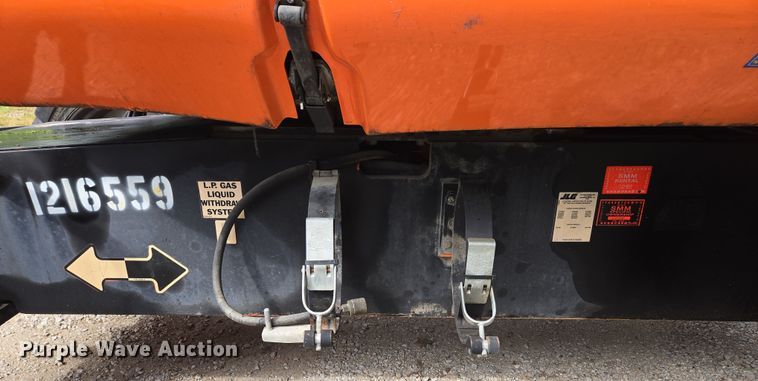 image for item EV1714 2011 JLG 600A boom lift