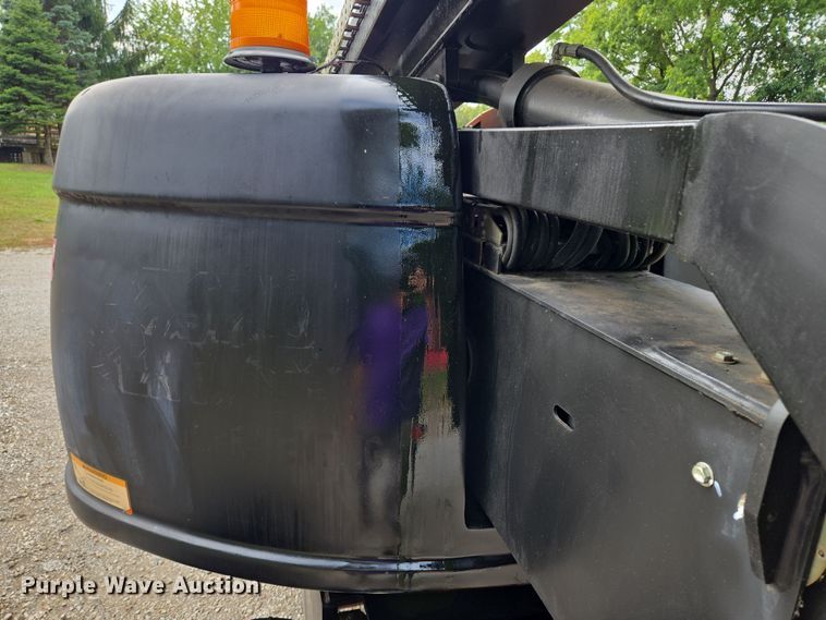 image for item EV1714 2011 JLG 600A boom lift