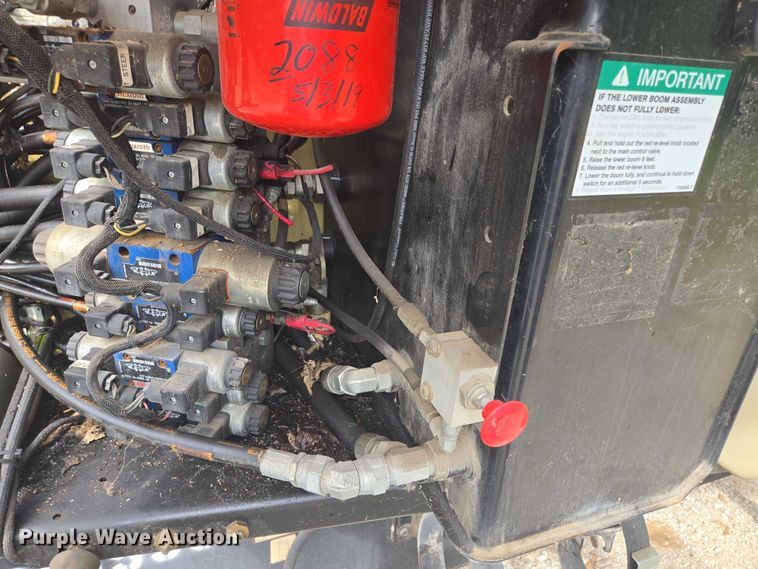 image for item EV1714 2011 JLG 600A boom lift