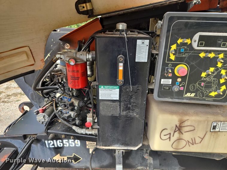 image for item EV1714 2011 JLG 600A boom lift