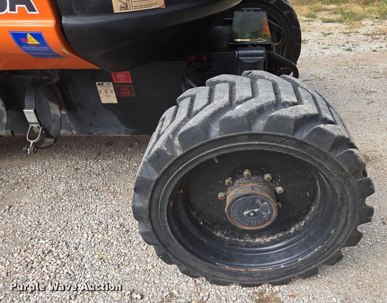 image for item EV1714 2011 JLG 600A boom lift