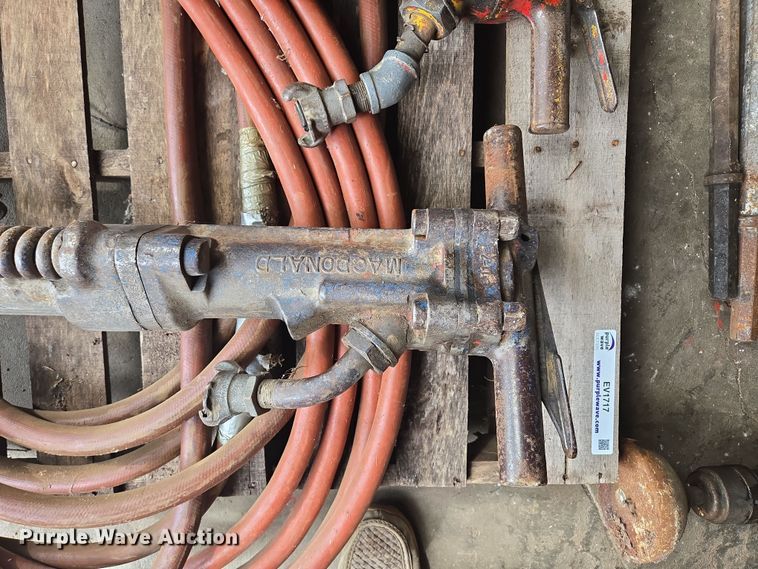 image for item EV1717 Tools