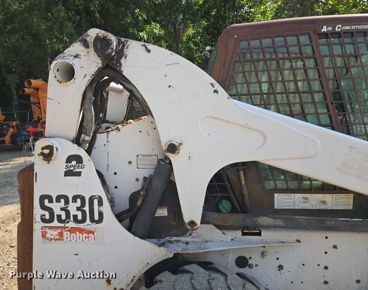 image for item EV1723 2008 Bobcat S330 skid steer loader