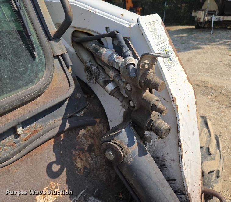 image for item EV1723 2008 Bobcat S330 skid steer loader