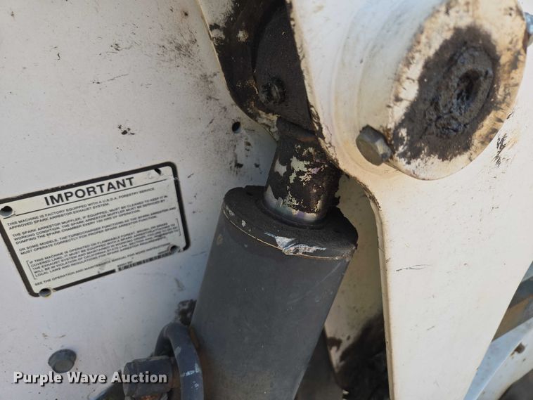 image for item EV1723 2008 Bobcat S330 skid steer loader