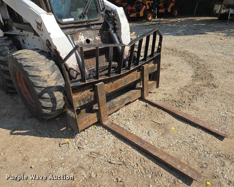 image for item EV1723 2008 Bobcat S330 skid steer loader