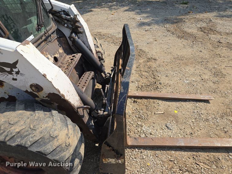 image for item EV1723 2008 Bobcat S330 skid steer loader