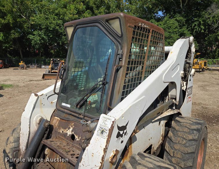 image for item EV1723 2008 Bobcat S330 skid steer loader