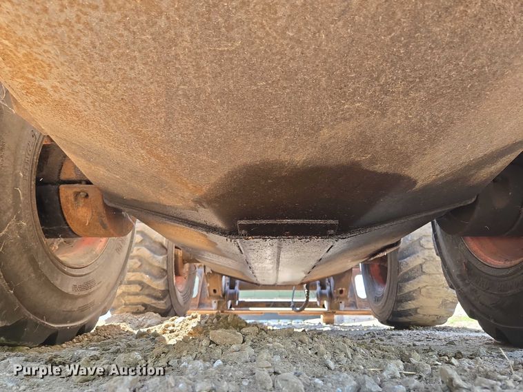 image for item EV1723 2008 Bobcat S330 skid steer loader