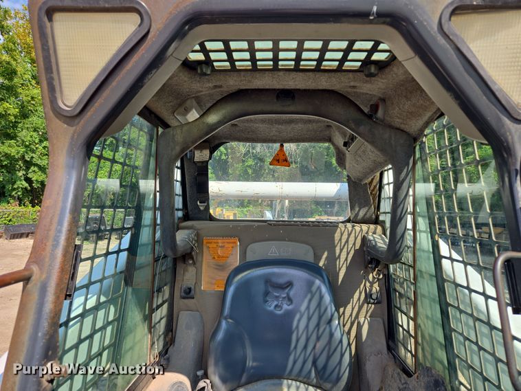 image for item EV1723 2008 Bobcat S330 skid steer loader