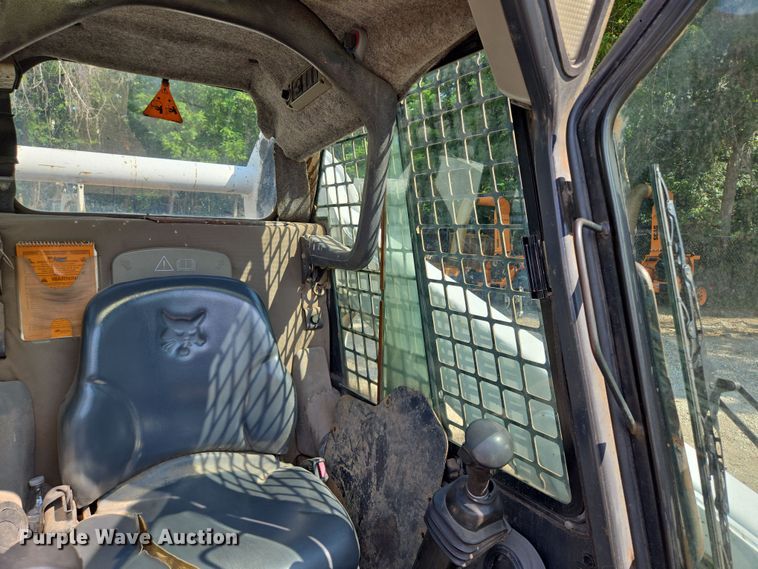 image for item EV1723 2008 Bobcat S330 skid steer loader