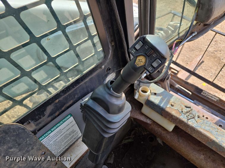 image for item EV1723 2008 Bobcat S330 skid steer loader