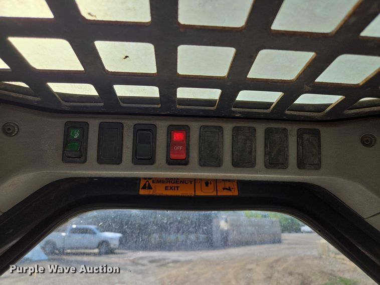 image for item EV1723 2008 Bobcat S330 skid steer loader