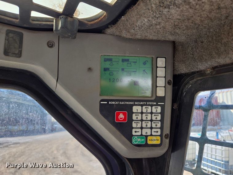 image for item EV1723 2008 Bobcat S330 skid steer loader