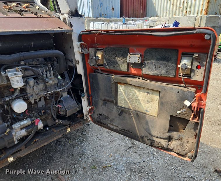 image for item EV1723 2008 Bobcat S330 skid steer loader