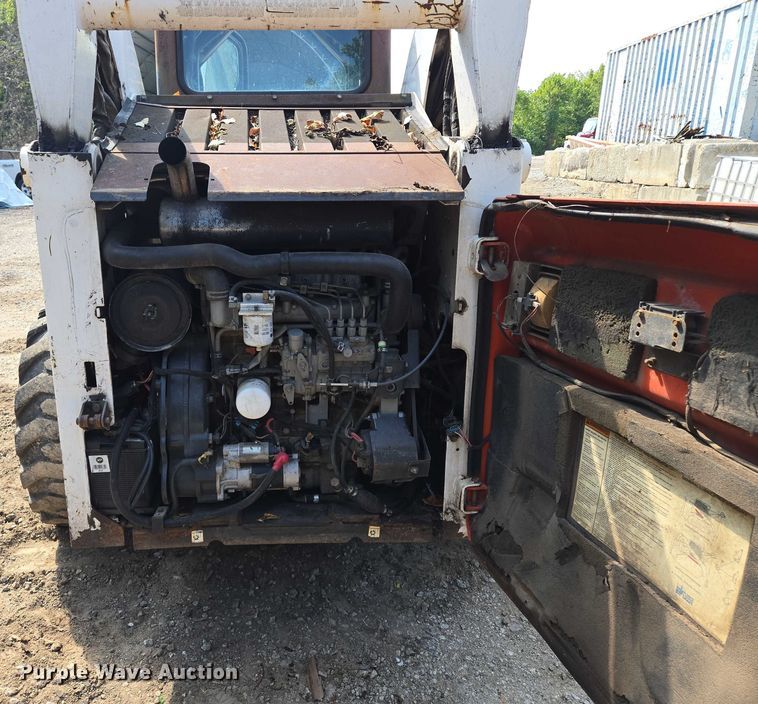 image for item EV1723 2008 Bobcat S330 skid steer loader