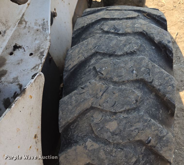 image for item EV1723 2008 Bobcat S330 skid steer loader