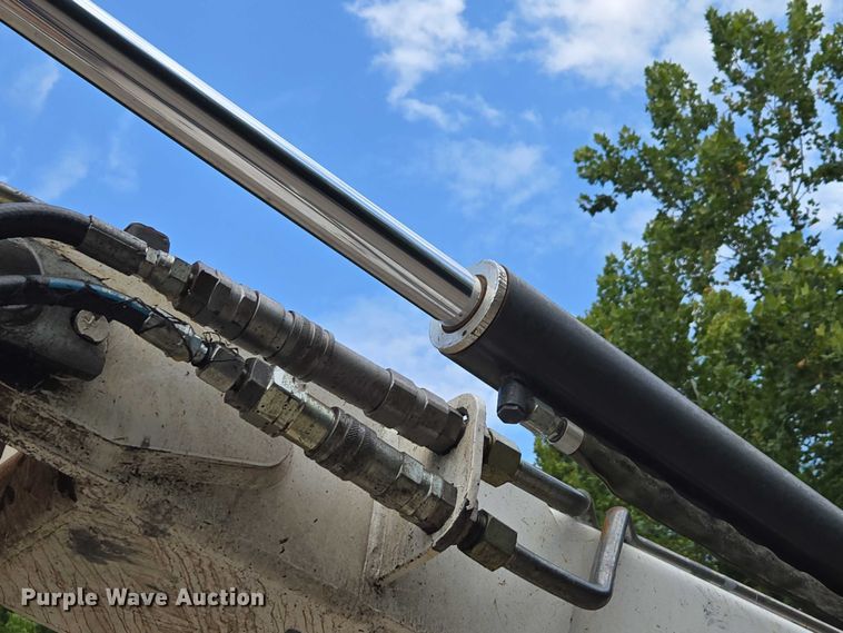 image for item EV1724 2008 Bobcat 337G mini excavator