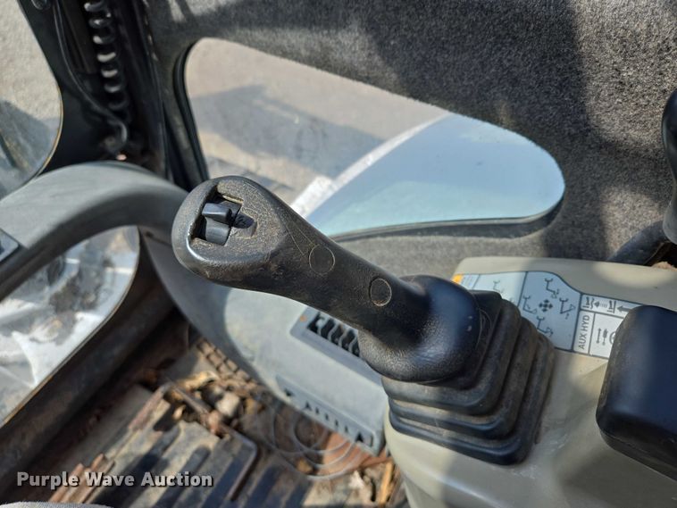 image for item EV1724 2008 Bobcat 337G mini excavator