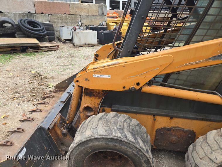 image for item EV1725 2002 Case 60XT skid steer loader