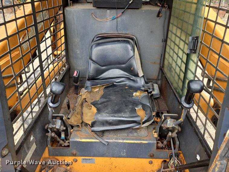 image for item EV1725 2002 Case 60XT skid steer loader