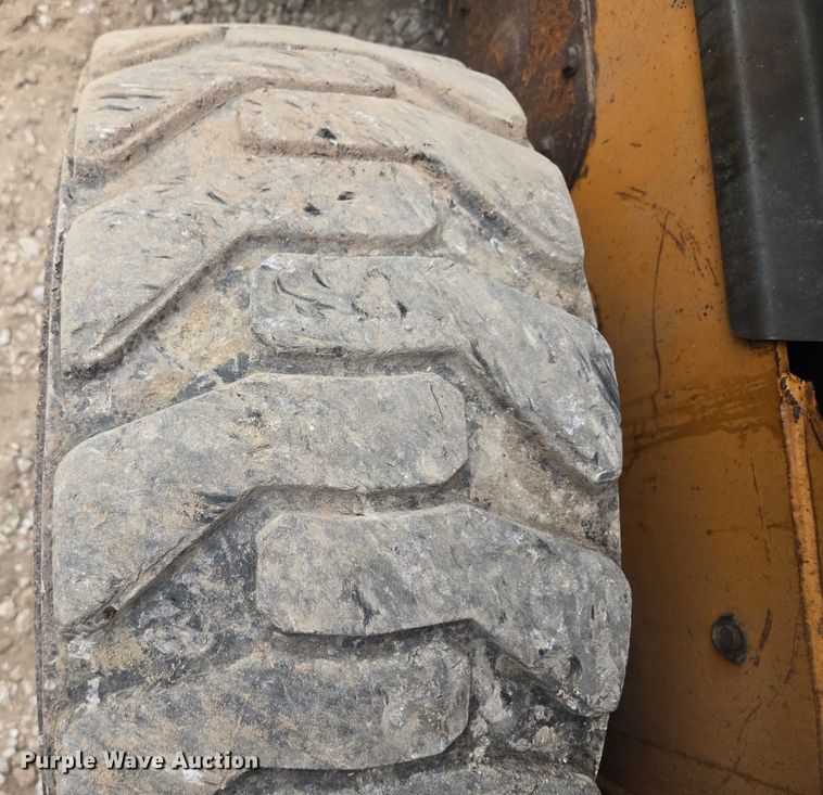 image for item EV1725 2002 Case 60XT skid steer loader