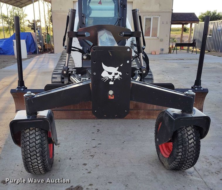 image for item IP9643 2023 Bobcat Grader 108 skid steer grader