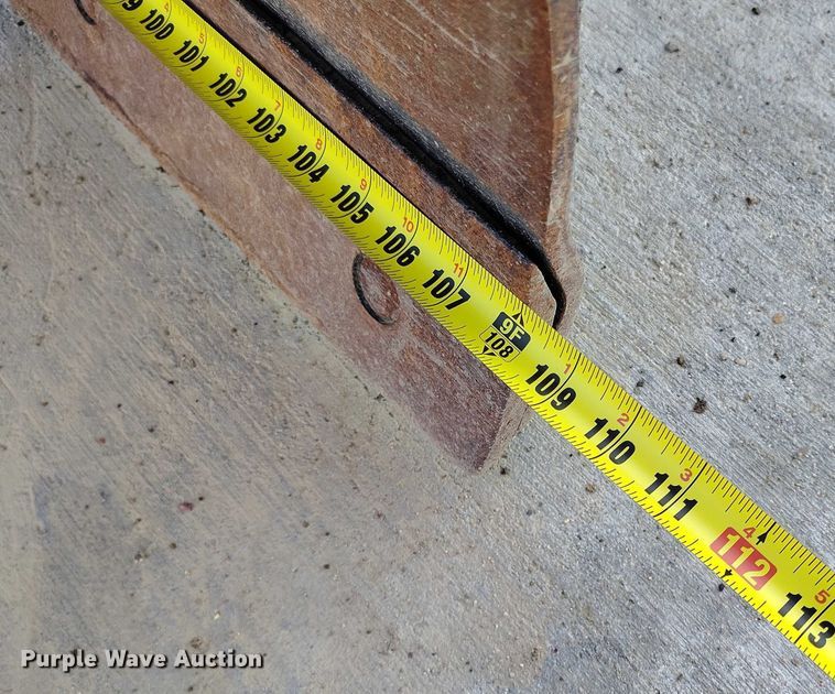 image for item IP9643 2023 Bobcat Grader 108 skid steer grader