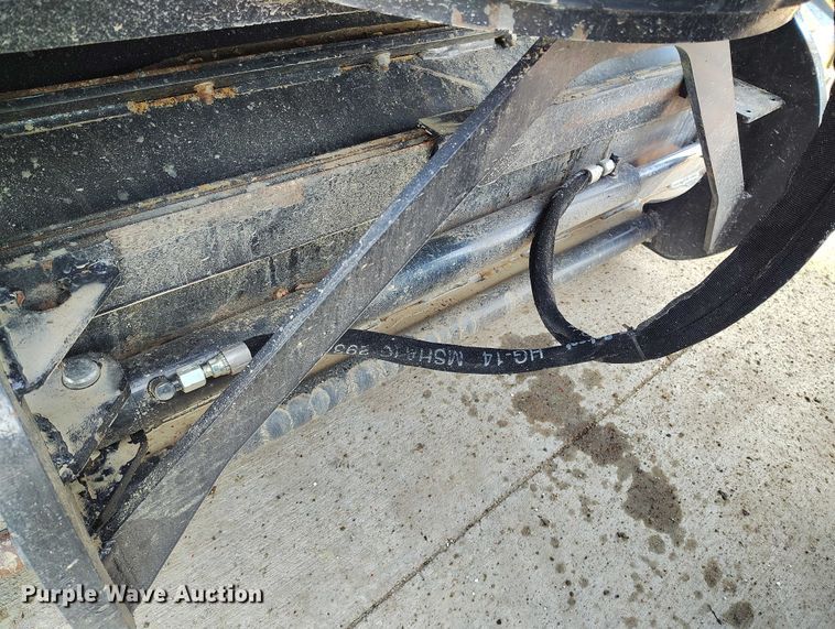 image for item IP9643 2023 Bobcat Grader 108 skid steer grader