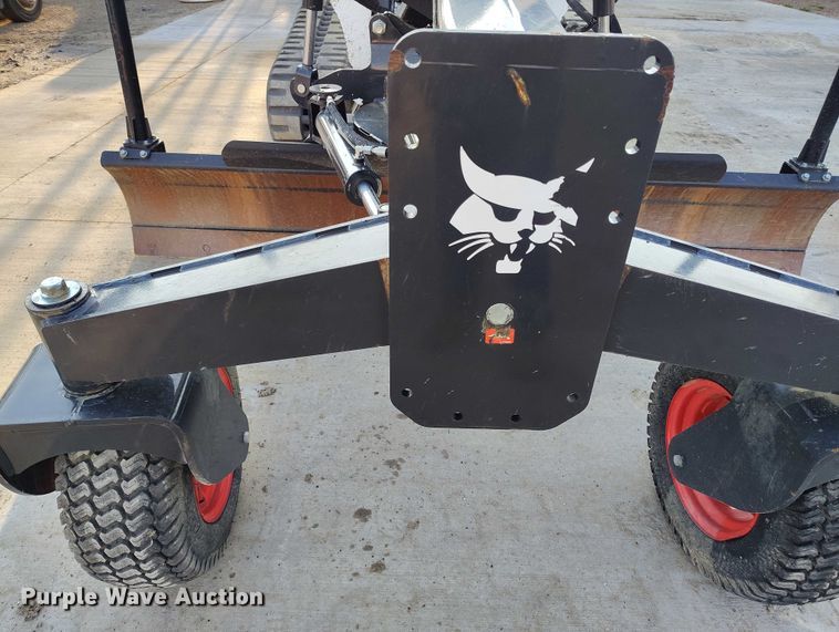 image for item IP9643 2023 Bobcat Grader 108 skid steer grader