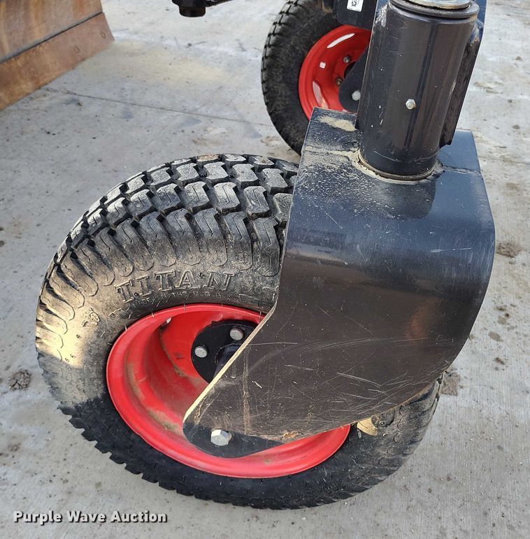 image for item IP9643 2023 Bobcat Grader 108 skid steer grader