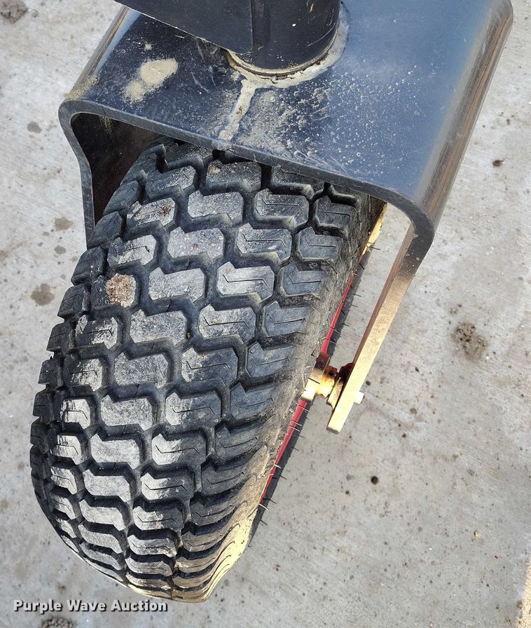 image for item IP9643 2023 Bobcat Grader 108 skid steer grader