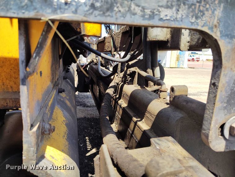 image for item IP9660 Lee-Boy 8515 paver