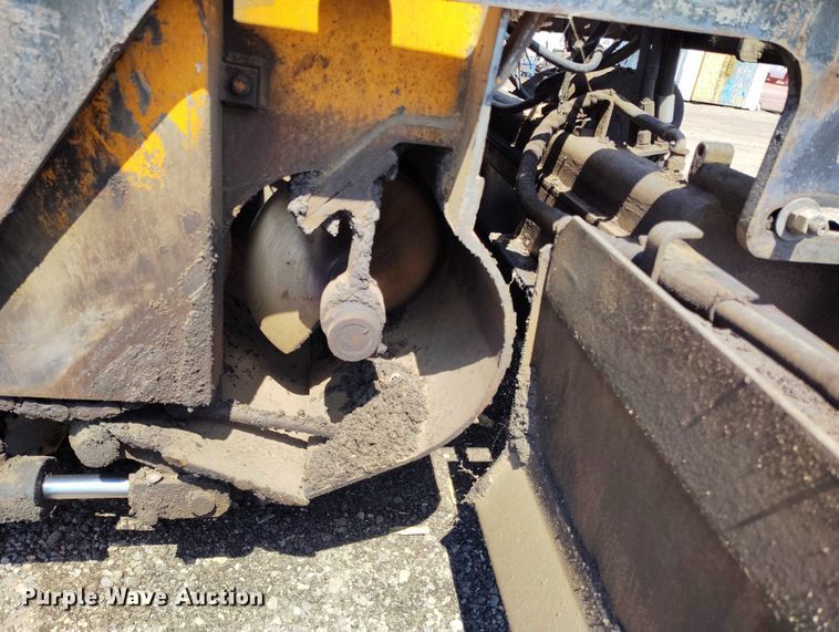 image for item IP9660 Lee-Boy 8515 paver