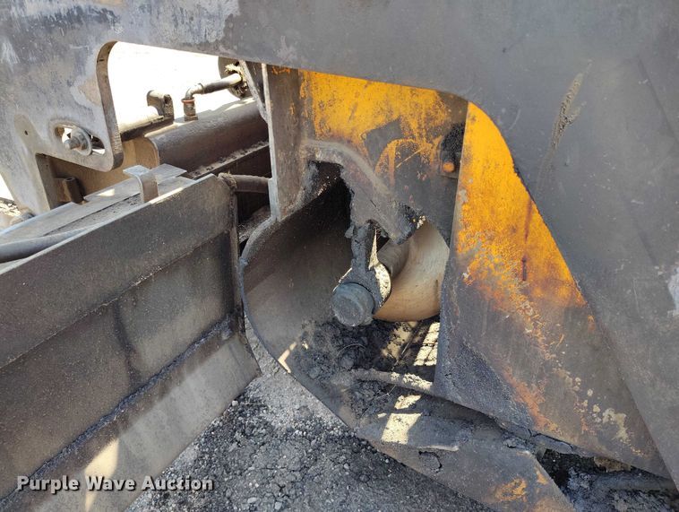 image for item IP9660 Lee-Boy 8515 paver