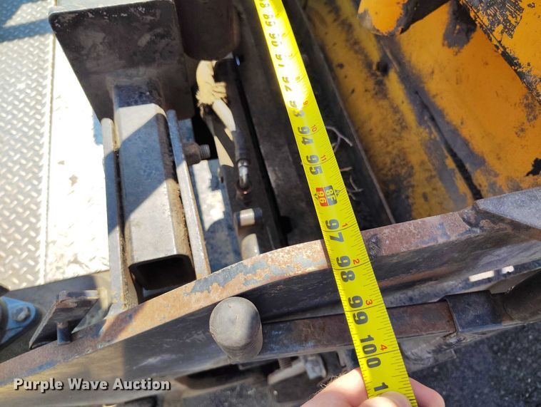 image for item IP9660 Lee-Boy 8515 paver