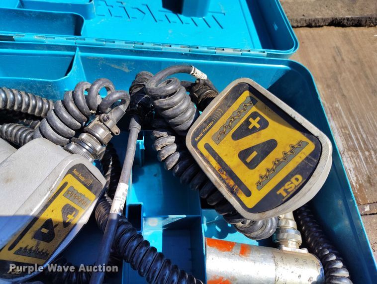 image for item IP9660 Lee-Boy 8515 paver