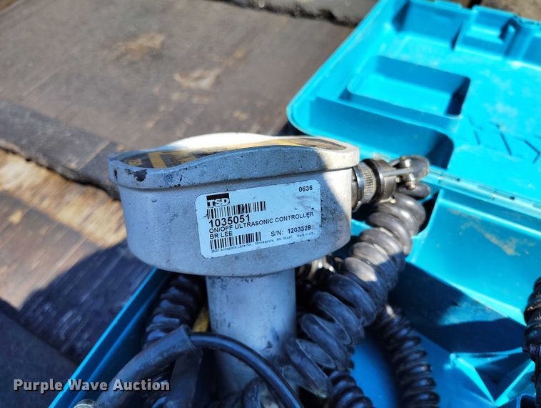 image for item IP9660 Lee-Boy 8515 paver