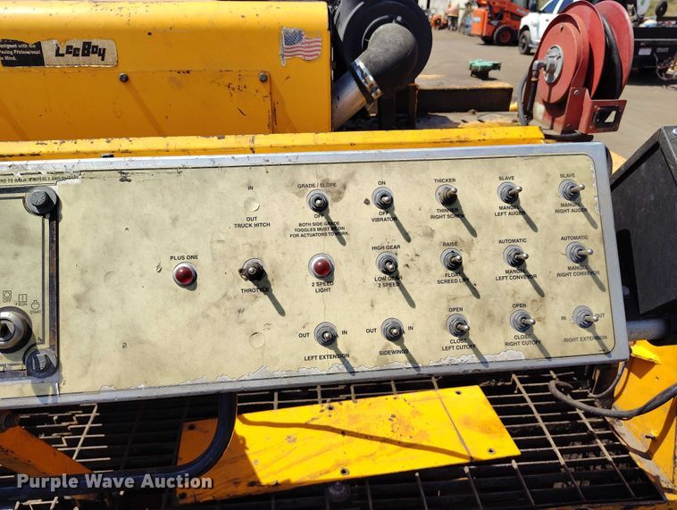 image for item IP9660 Lee-Boy 8515 paver