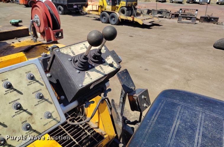 image for item IP9660 Lee-Boy 8515 paver